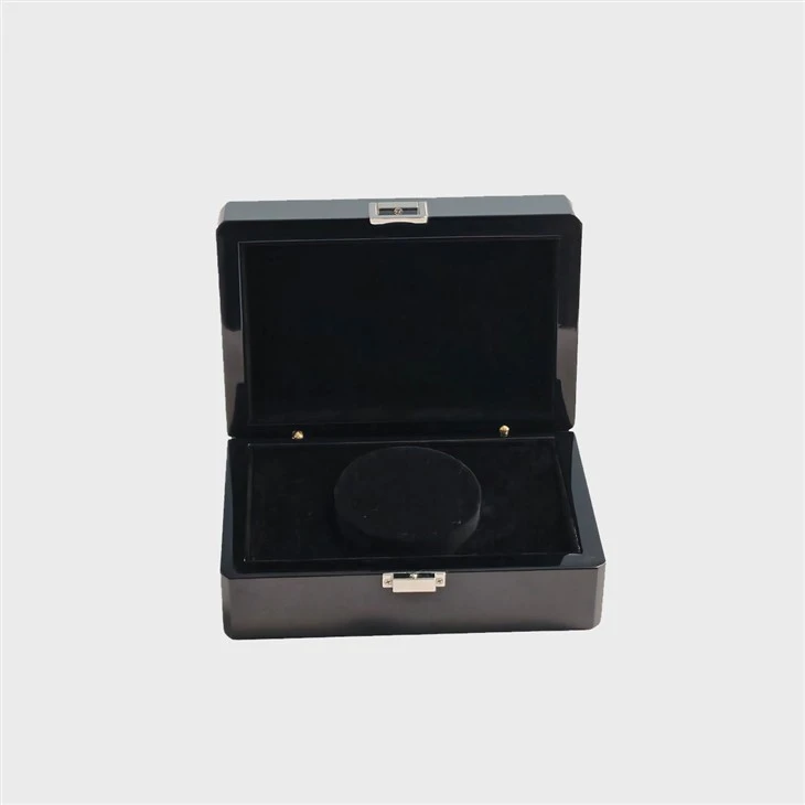 black lacquer jewelry box