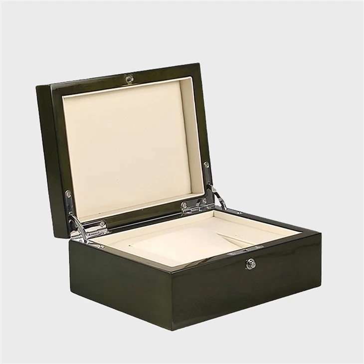 Kotak Jam Tangan Lakar Piano